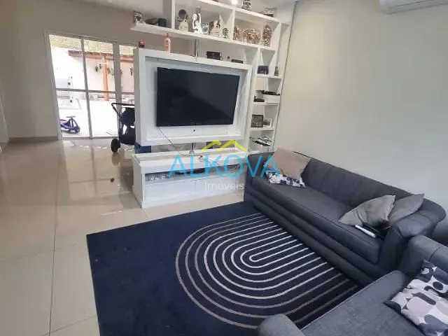 Sobrado com 250m² 4 quartos e 3 banheiros, à venda, no bairro Urbanova em São José dos Campos