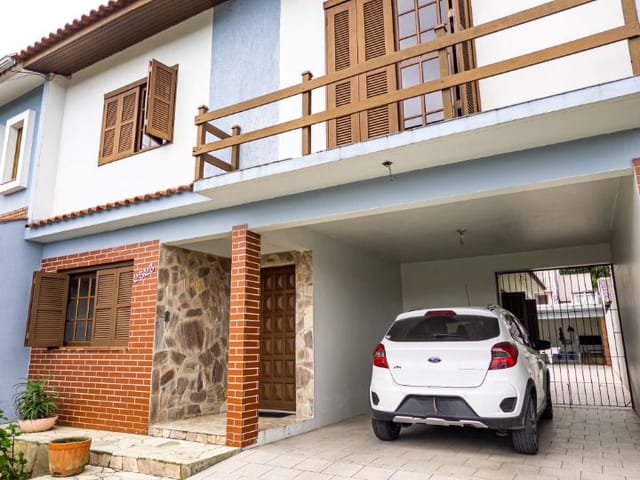 Casa 3 quartos e 2 banheiros, à venda, no bairro Areal em Pelotas
