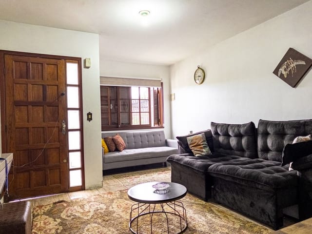 Casa 3 quartos e 2 banheiros, à venda, no bairro Areal em Pelotas