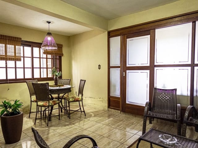 Casa 3 quartos e 2 banheiros, à venda, no bairro Areal em Pelotas