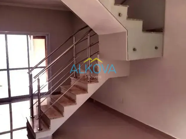 Sobrado com 83m² 3 quartos e 3 banheiros, à venda, no bairro Jardim Uirá em São José dos Campos