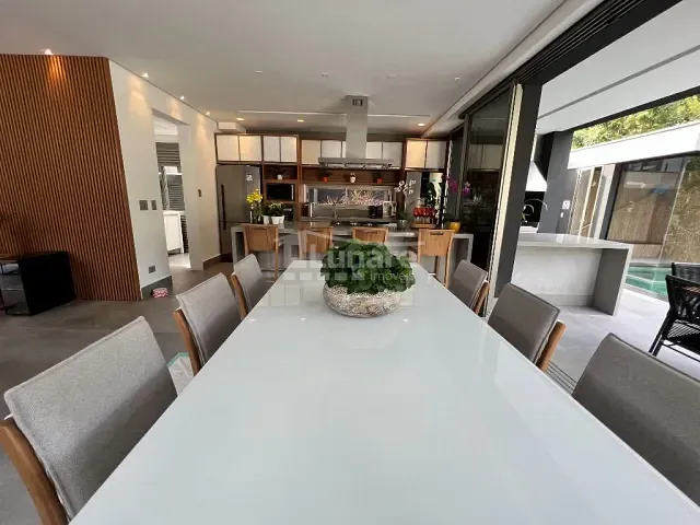 Sobrado com 390m² 5 quartos e 7 banheiros, à venda, no bairro Riviera de São Lourenço em Bertioga