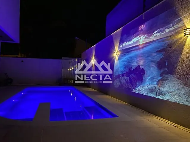 Sobrado com 450m² 4 quartos e 2 banheiros, à venda, no bairro Costa Nova em Caraguatatuba