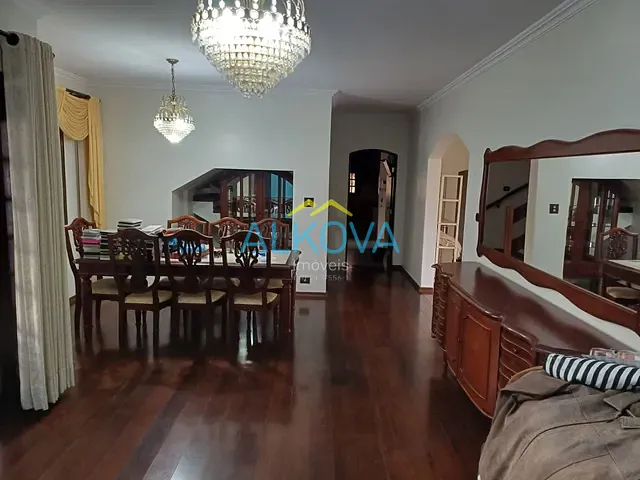 Sobrado com 500m² 5 quartos e 4 banheiros, à venda, no bairro Jardim das Indústrias em São José dos Campos