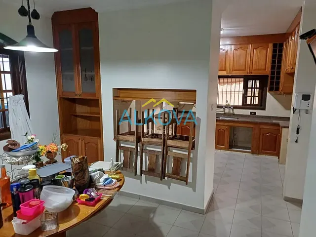 Sobrado com 500m² 5 quartos e 4 banheiros, à venda, no bairro Jardim das Indústrias em São José dos Campos