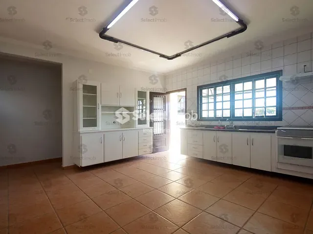 Sobrado com 300m² 4 quartos e 4 banheiros, à venda, no bairro Centro Alto em Ribeirão Pires