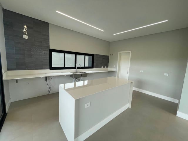 Sobrado com 480m² 5 quartos e 5 banheiros, à venda, no bairro Condomínio Residencial Alphaville II em São José dos Campos