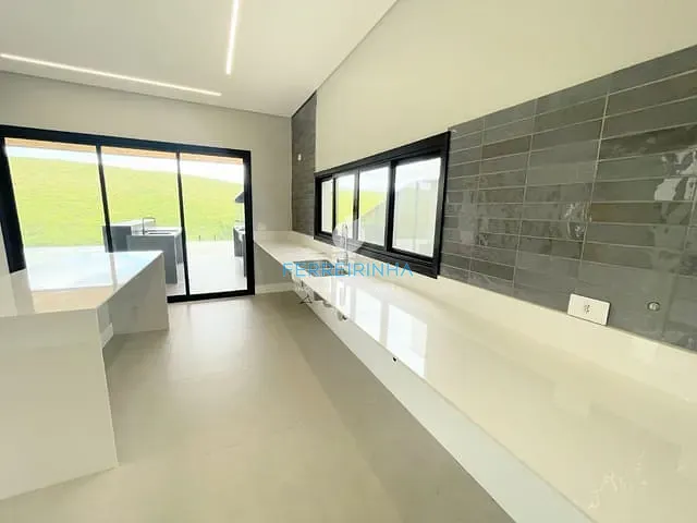 Sobrado com 480m² 5 quartos e 5 banheiros, à venda, no bairro Condomínio Residencial Alphaville II em São José dos Campos