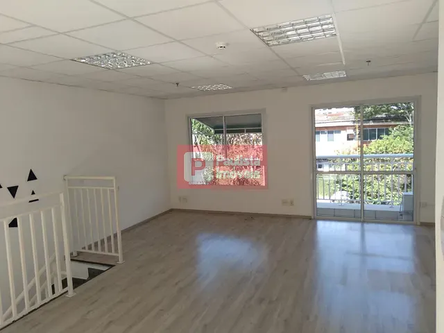 Village com 136m², à venda, no bairro Jardim Dom Bosco em São Paulo
