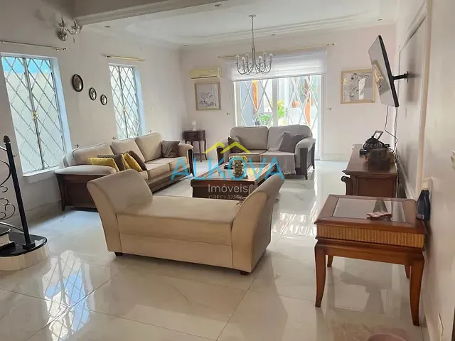 Sobrado com 250m² 4 quartos e 4 banheiros, à venda, no bairro Jardim Apolo em São José dos Campos