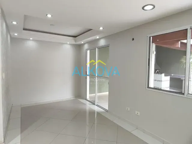 Sobrado com 140m² 3 quartos e 2 banheiros, à venda, no bairro Villa Branca em Jacareí