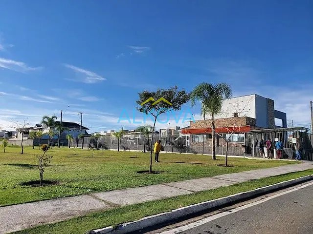 Sobrado com 250m² 4 quartos e 5 banheiros, à venda, no bairro Urbanova em São José dos Campos