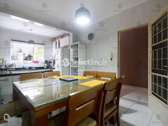 Sobrado com 292m² 3 quartos e 3 banheiros, à venda, no bairro Parque São Vicente em Mauá