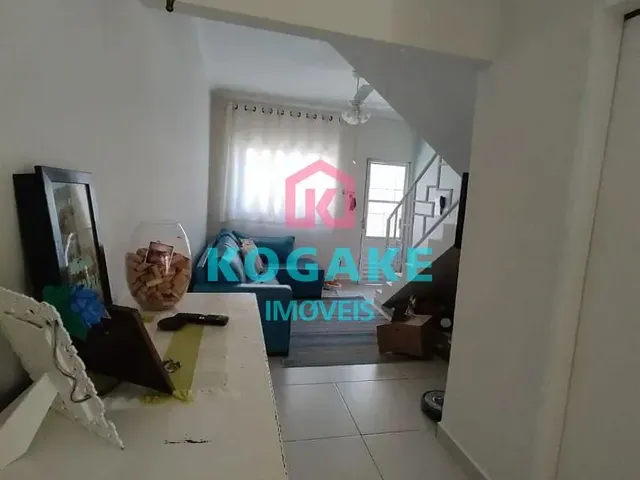 Sobrado com 67m² 2 quartos e 1 banheiro, à venda, no bairro Jardim Santa Marina em Jacareí