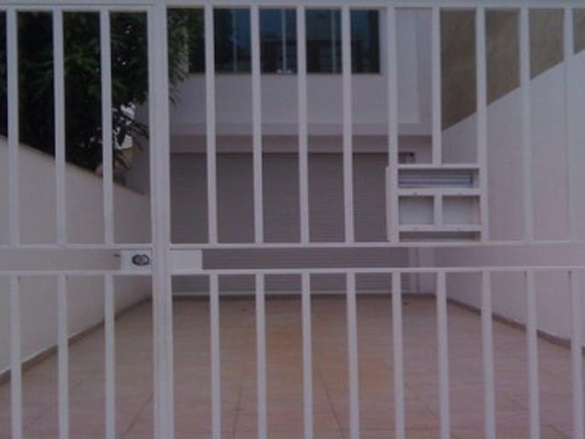 Sobrado para alugar, no bairro Vila Gomes Cardim em São Paulo