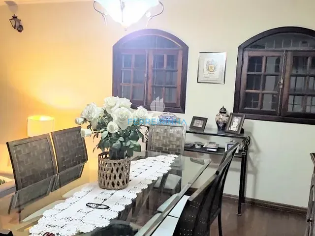 Casa com 360m² 4 quartos e 3 banheiros, para alugar, no bairro Jardim Esplanada em São José dos Campos