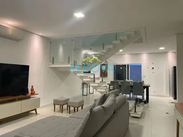 Sobrado com 360m² 3 quartos e 3 banheiros, à venda, no bairro Condomínio Residencial Mantiqueira em São José dos Campos