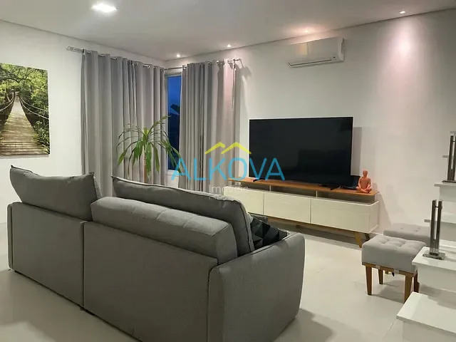 Sobrado com 360m² 3 quartos e 3 banheiros, à venda, no bairro Condomínio Residencial Mantiqueira em São José dos Campos