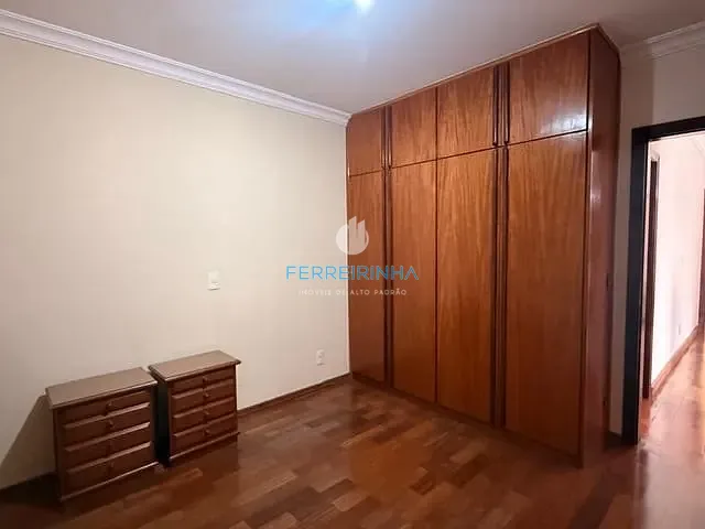 Sobrado com 500m² 4 quartos e 4 banheiros, à venda ou para alugar, no bairro Jardim Aquarius em São José dos Campos
