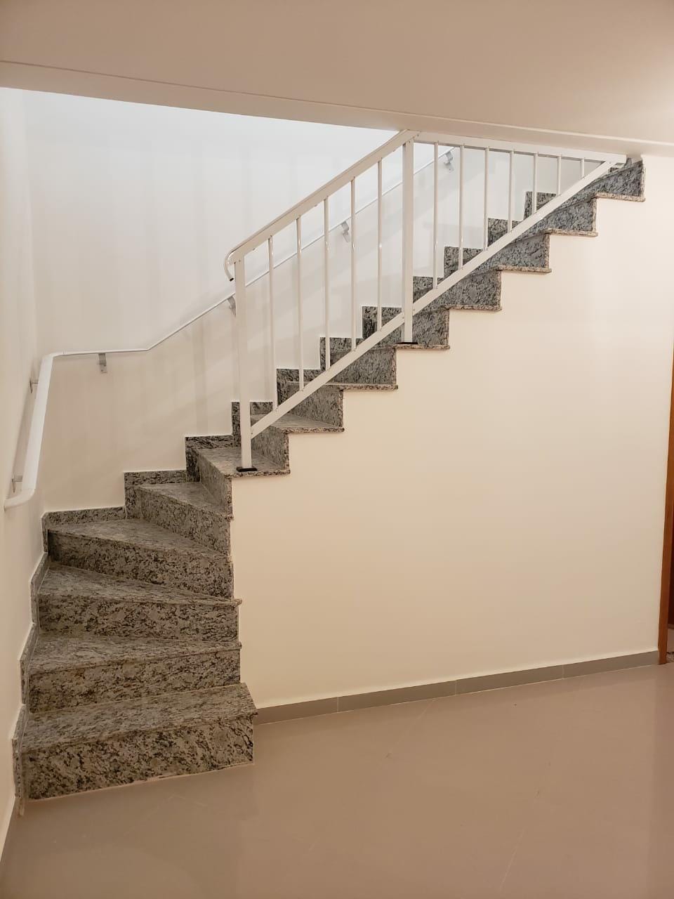 Sobrado à venda 2 Quartos, 2 Suites, 1 Vaga, 120M², Vila Príncipe de Gales, Santo André - SP