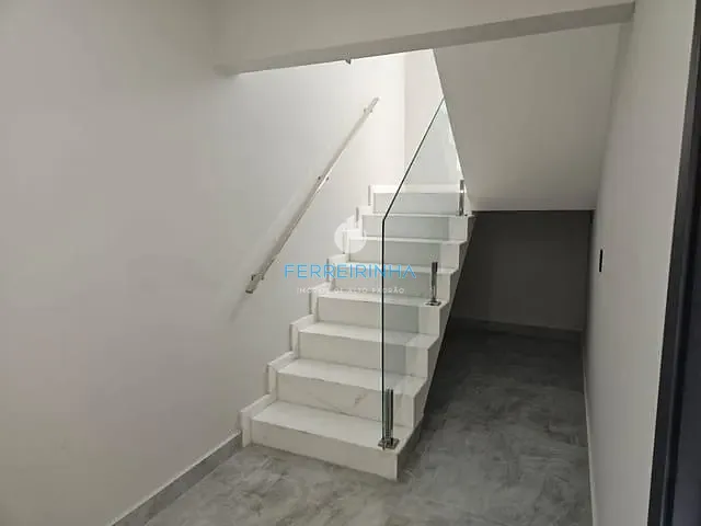 Sobrado com 247m² 3 quartos e 4 banheiros, à venda, no bairro Urbanova em São José dos Campos