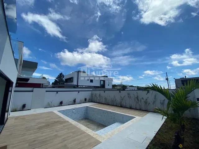 Sobrado com 360m² 3 quartos e 5 banheiros, à venda, no bairro Cézar de Souza em Mogi das Cruzes