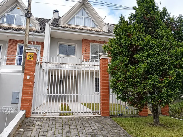 Sobrado com 170m² 4 quartos e 4 banheiros, à venda, no bairro São Lourenço em Curitiba