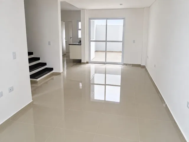 Sobrado com 170m² 4 quartos e 4 banheiros, à venda, no bairro São Lourenço em Curitiba