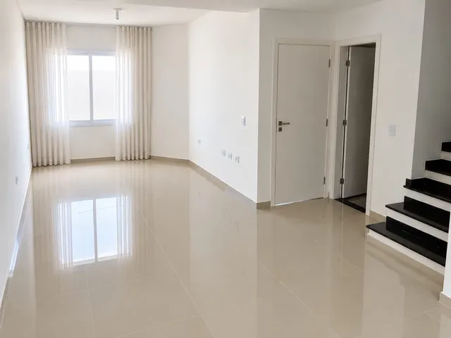 Sobrado com 170m² 4 quartos e 4 banheiros, à venda, no bairro São Lourenço em Curitiba