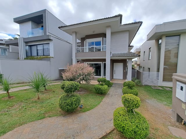 Venda e Locação - Sobrado de Alto Padrão com Edícula, 3 quartos sendo 1 suíte master, 2 vagas, Churrasqueira, Cond. Parque dos Franceses, Oficinas.