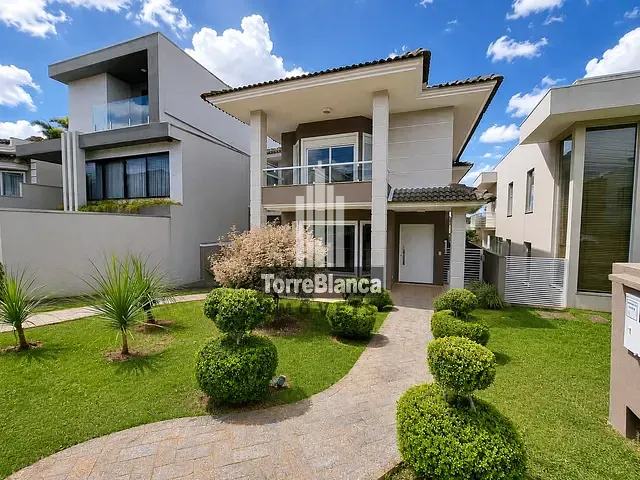 Sobrado com 300m² 3 quartos e 3 banheiros, à venda, no bairro Oficinas em Ponta Grossa