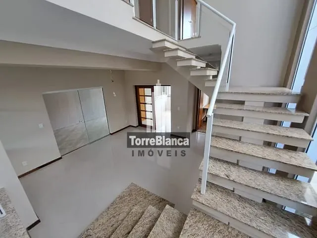 Sobrado com 300m² 3 quartos e 3 banheiros, à venda, no bairro Oficinas em Ponta Grossa