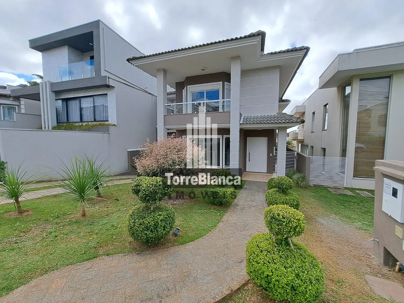 Sobrado, 3 quartos, 234 m² - Foto 1