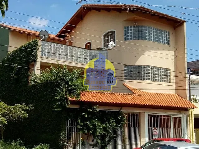 Sobrado com 480m² 4 quartos e 1 banheiro, à venda, no bairro Jaguaribe em Osasco