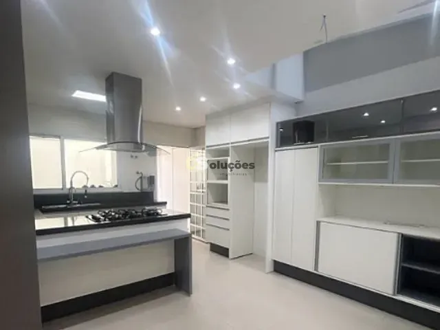 Sobrado 3 quartos e 4 banheiros, à venda ou para alugar, no bairro Água Fria em São Paulo