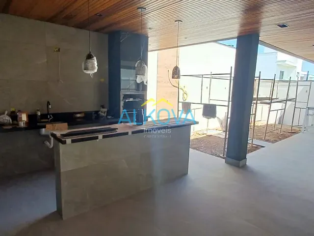 Sobrado com 260m² 3 quartos e 5 banheiros, à venda, no bairro Loteamento Floresta em São José dos Campos