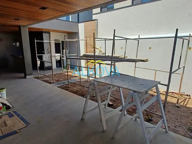 Sobrado com 260m² 3 quartos e 5 banheiros, à venda, no bairro Loteamento Floresta em São José dos Campos