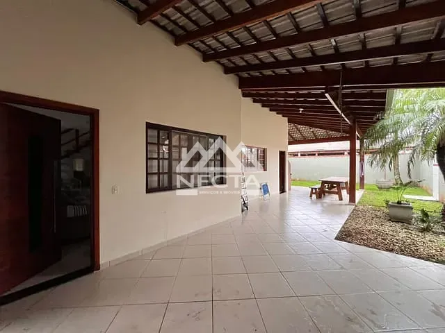 Sobrado com 400m² 3 quartos e 3 banheiros, à venda, no bairro Portal da Fazendinha em Caraguatatuba