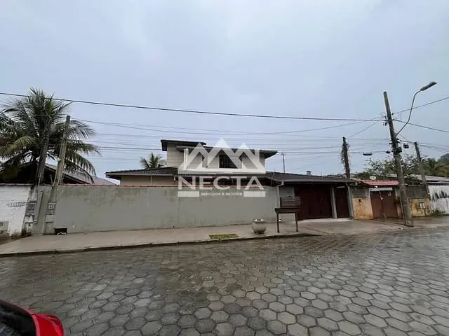 Sobrado com 400m² 3 quartos e 3 banheiros, à venda, no bairro Portal da Fazendinha em Caraguatatuba