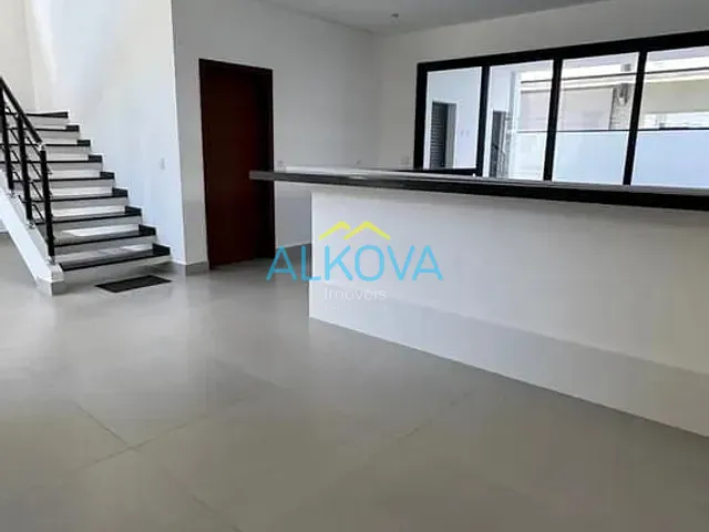 Sobrado com 252m² 4 quartos e 5 banheiros, à venda, no bairro Recanto dos Eucaliptos em São José dos Campos