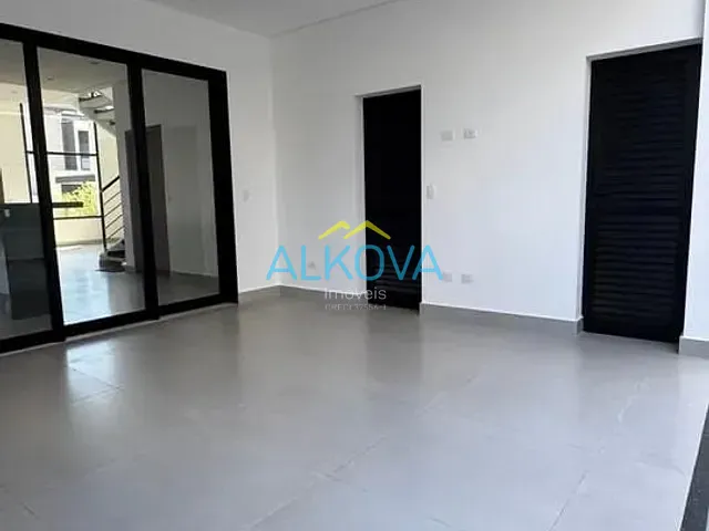 Sobrado com 252m² 4 quartos e 5 banheiros, à venda, no bairro Recanto dos Eucaliptos em São José dos Campos