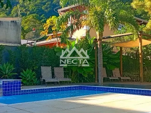 Sobrado com 401m² 2 quartos e 3 banheiros, para alugar, no bairro Martim de Sá em Caraguatatuba