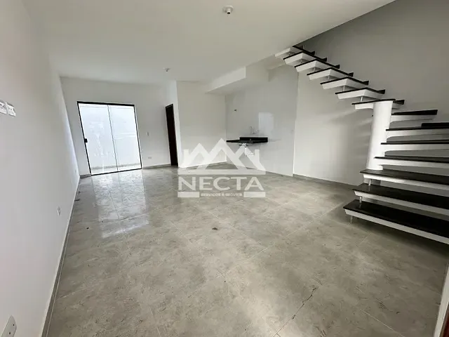 Sobrado com 70m² 2 quartos e 2 banheiros, à venda, no bairro Massaguaçu em Caraguatatuba