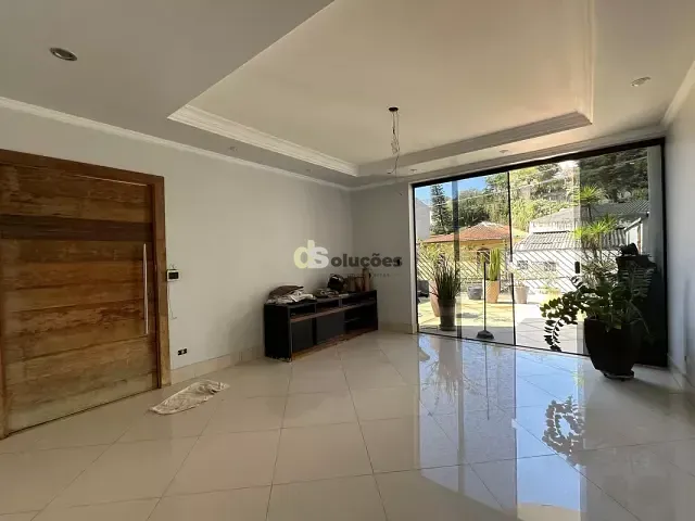 Sobrado 4 quartos e 6 banheiros, à venda, no bairro Vila Ipojuca em São Paulo