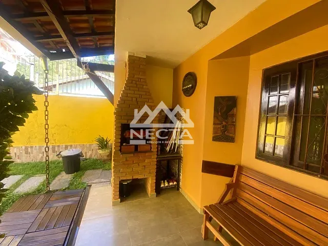 Sobrado com 115m² 2 quartos e 2 banheiros, à venda, no bairro Prainha em Caraguatatuba