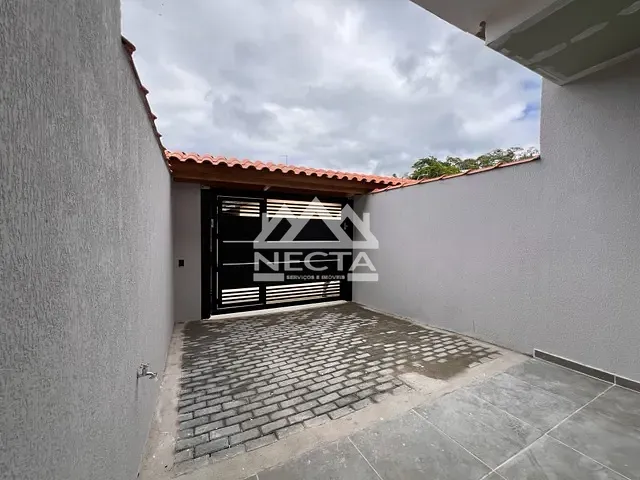 Sobrado com 51m² 2 quartos e 1 banheiro, à venda, no bairro Jardim das Gaivotas em Caraguatatuba