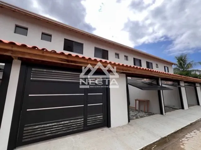 Sobrado com 51m² 2 quartos e 1 banheiro, à venda, no bairro Jardim das Gaivotas em Caraguatatuba