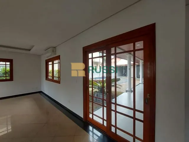 Sobrado com 650m² 4 quartos e 6 banheiros, à venda, no bairro Parque Residencial Aquarius em São José dos Campos