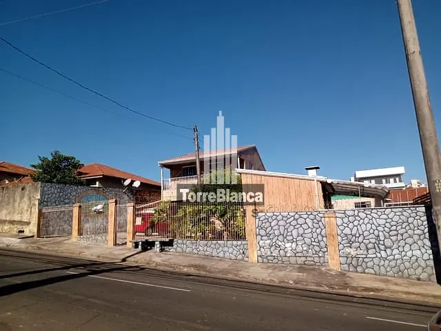 Sobrado com 1244m² 3 quartos e 2 banheiros, à venda, no bairro Uvaranas em Ponta Grossa