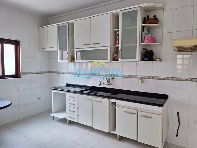 Sobrado com 250m² 3 quartos e 4 banheiros, à venda, no bairro Urbanova em São José dos Campos